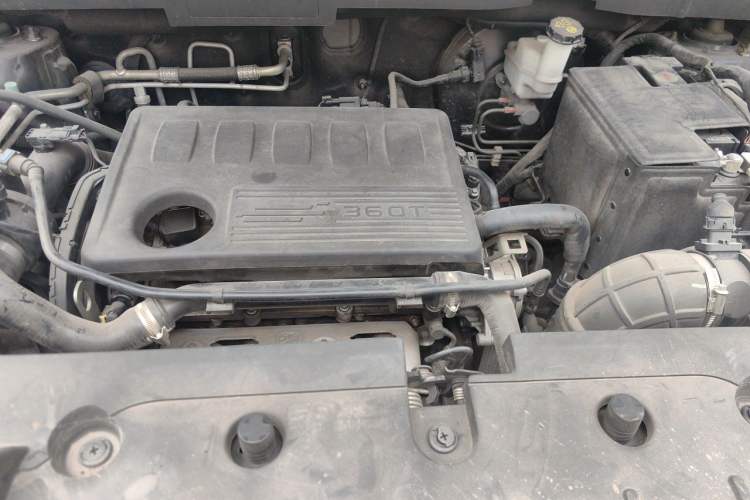 Used CHANGAN OSHAN COS1 2020 GT 2.0T Automatic Fashionable Smart Connect 6-Seater Engine Bay