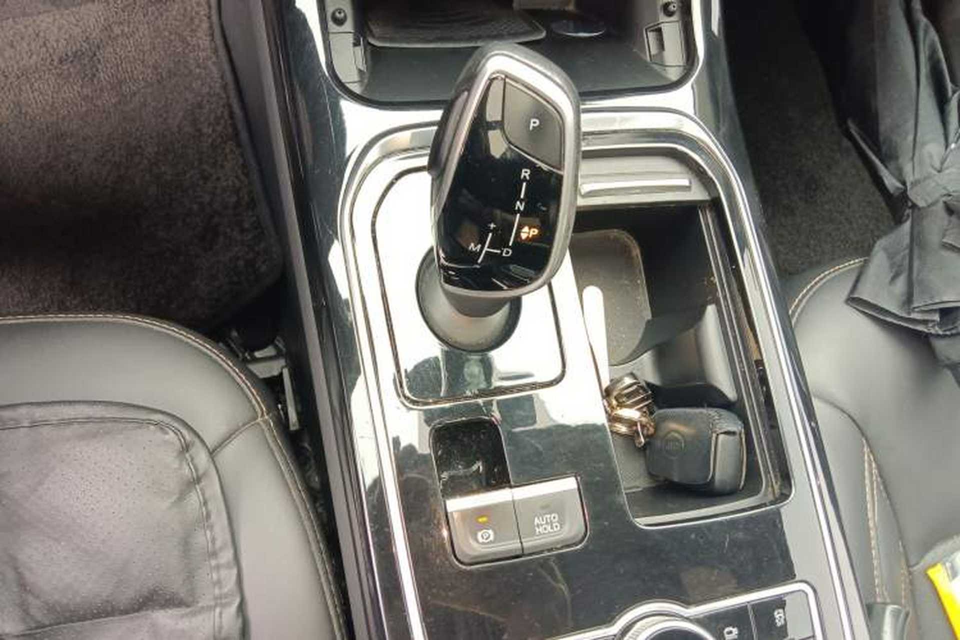 Used CHANGAN OSHAN COS1 2020 GT 2.0T Automatic Fashionable Smart Connect 6-Seater Gear Lever