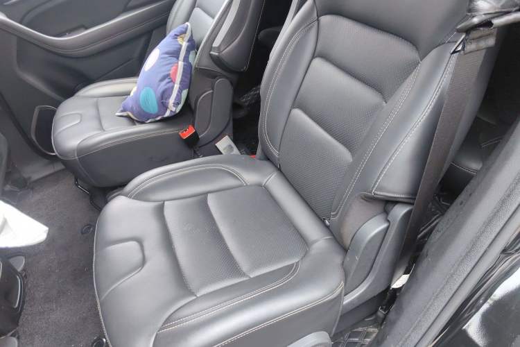 Used CHANGAN OSHAN COS1 2020 GT 2.0T Automatic Fashionable Smart Connect 6-Seater Left Rear Seat