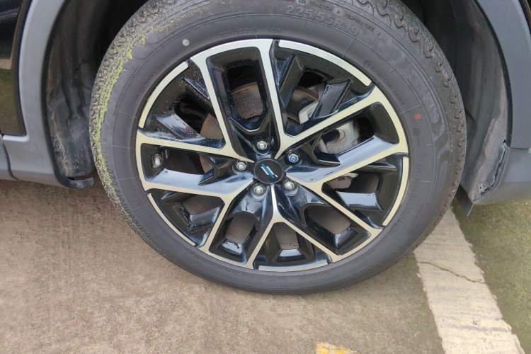 Used CHANGAN OSHAN COS1 2020 GT 2.0T Automatic Fashionable Smart Connect 6-Seater Right Front Wheel Hub
