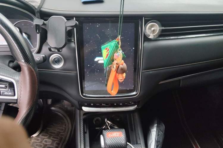 Used CHANGAN OSHAN COS1 2020 1.5T Automatic YueShang Model 6 Seats Audio And AC Panel
