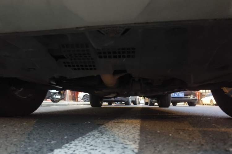 Used CHANGAN OSHAN COS1 2020 1.5T Manual YueShang Model 7 Seats Chassis Front