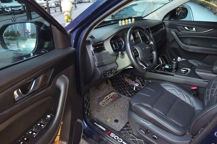 Used CHANGAN OSHAN COS1 2020 GT 2.0T Automatic Fashionable Smart Connectivity 7-Seater Driver Seat