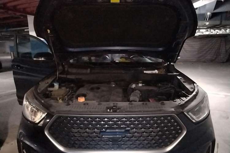Used CHANGAN OSHAN COS1 2020 1.5T Manual YueShang Model 7 Seats Engine Bay