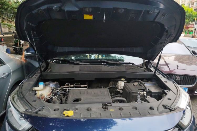 Used CHANGAN OSHAN COS1 2020 GT 2.0T Automatic Fashionable Smart Connectivity 7-Seater Engine Bay