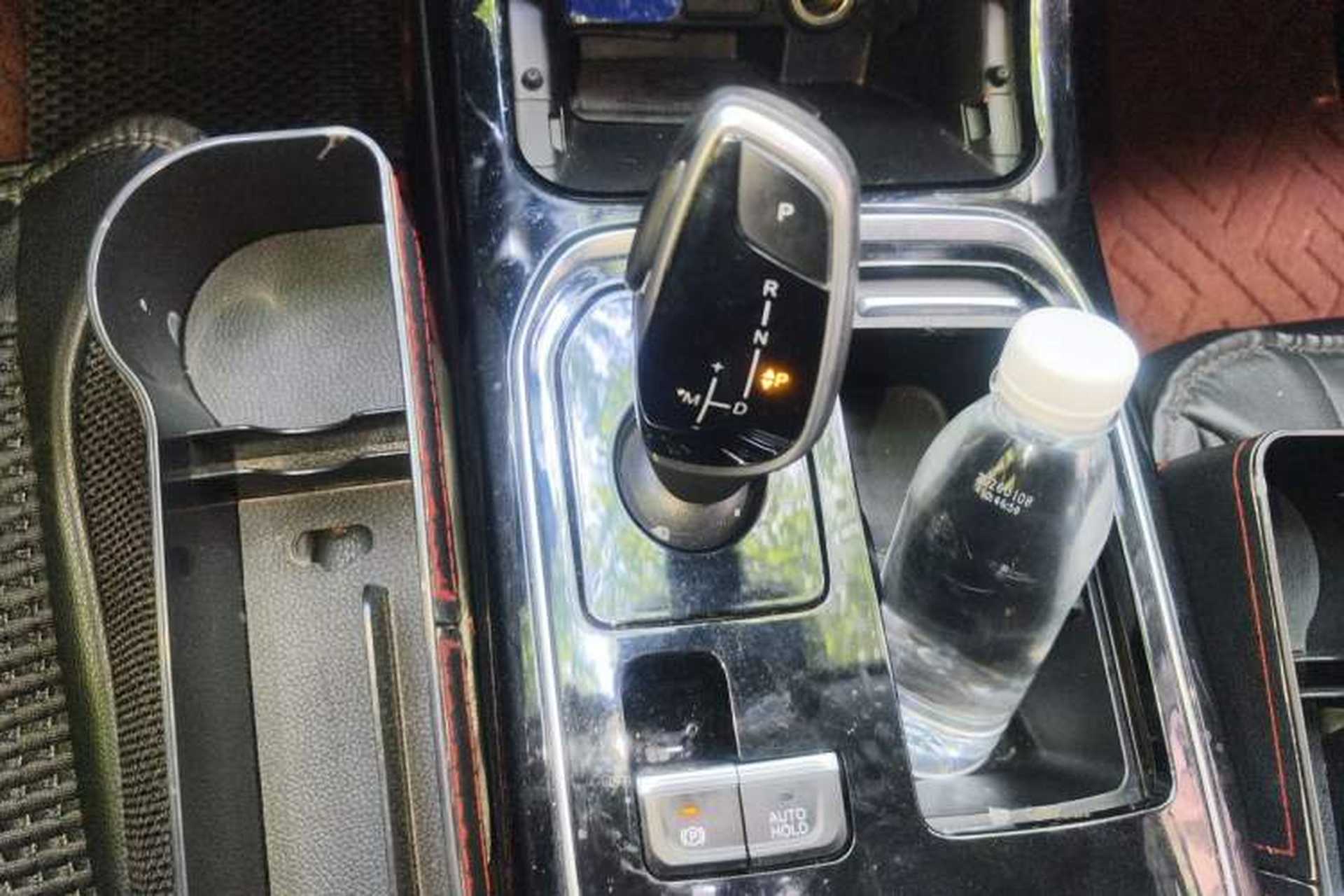 Used CHANGAN OSHAN COS1 2020 GT 2.0T Automatic Fashionable Smart Connectivity 7-Seater Gear Lever