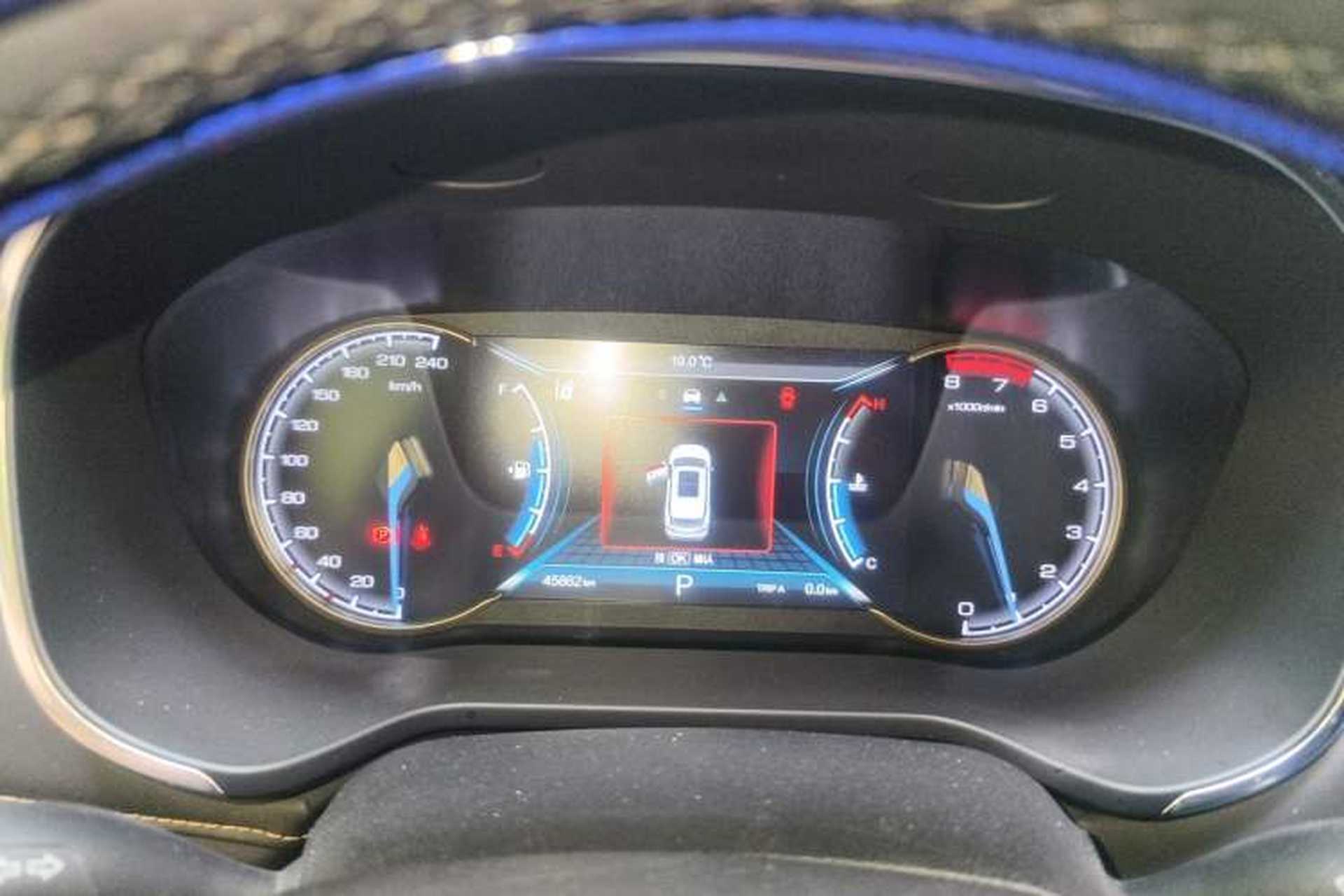 Used CHANGAN OSHAN COS1 2020 GT 2.0T Automatic Fashionable Smart Connectivity 7-Seater Instrument Cluster