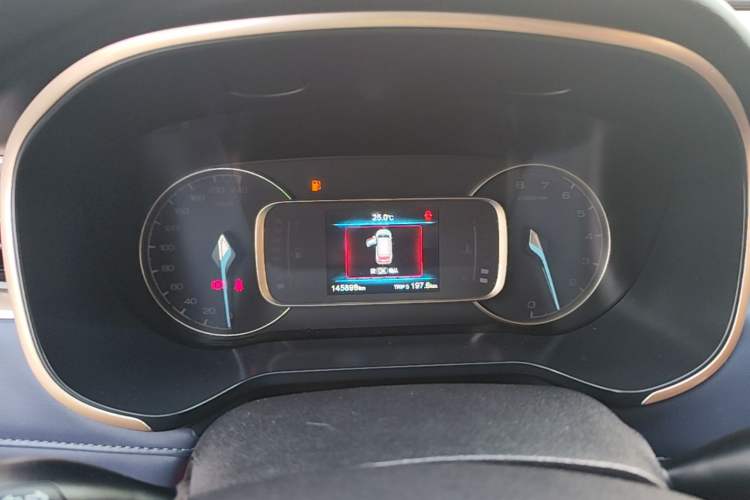 Used CHANGAN OSHAN COS1 2020 1.5T Manual Fashion Edition 7-Seater Instrument Cluster