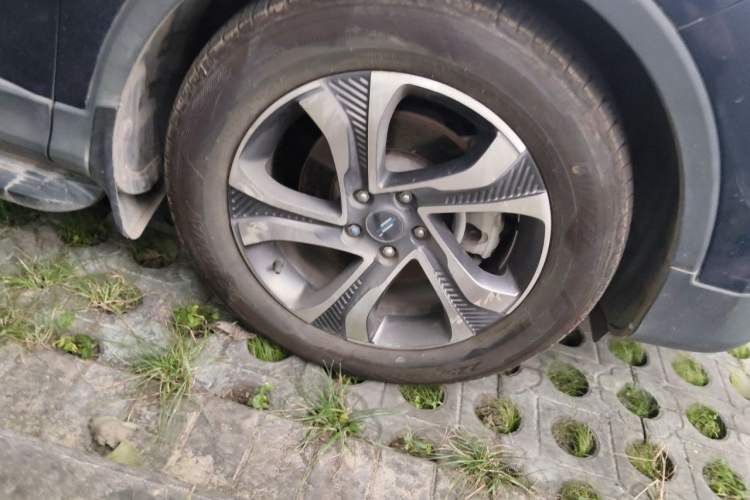 Used CHANGAN OSHAN COS1 2020 1.5T Automatic YueShang Model 6 Seats Right Front Wheel Hub