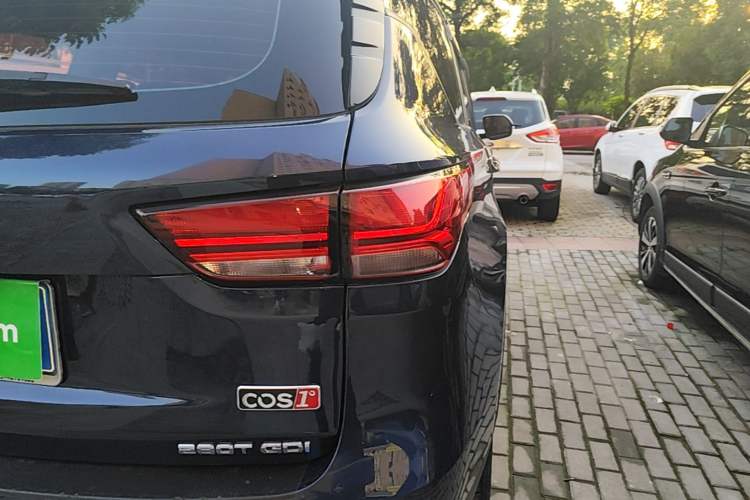 Used CHANGAN OSHAN COS1 2020 1.5T Manual Fashion Edition 7-Seater Right Rear Taillight