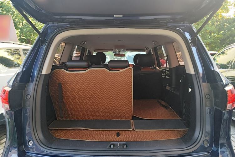 Used CHANGAN OSHAN COS1 2020 1.5T Manual Fashion Edition 7-Seater Trunk