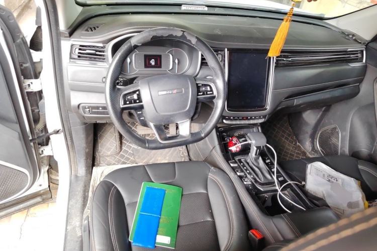 Used CHANGAN OSHAN COS1 2020 1.5T Automatic YueShang Model 6 Seats Center Console