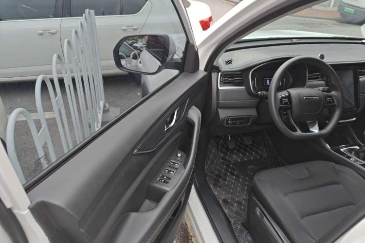 Used CHANGAN OSHAN COS1 2020 1.5T Manual Fashion Edition 7-Seater Driver Seat