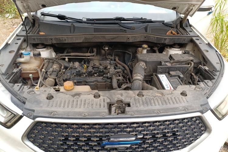 Used CHANGAN OSHAN COS1 2020 1.5T Manual Fashionable Smart Connectivity 7-Seater Engine Bay