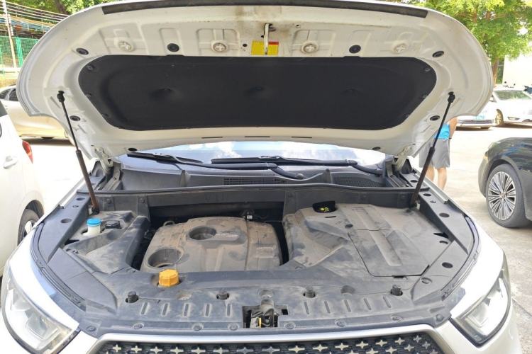 Used CHANGAN OSHAN COS1 2020 1.5T Automatic YueShang Model 7 Seats Engine Bay