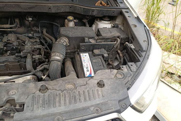 Used CHANGAN OSHAN COS1 2020 1.5T Manual Fashionable Smart Connectivity 7-Seater Engine Bay Left