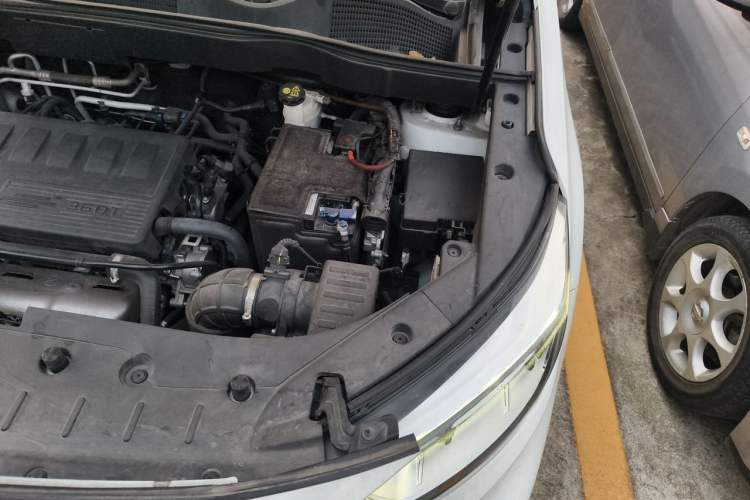 Used CHANGAN OSHAN COS1 2020 GT 2.0T Automatic Fashionable Smart Connectivity 7-Seater Engine Bay Left