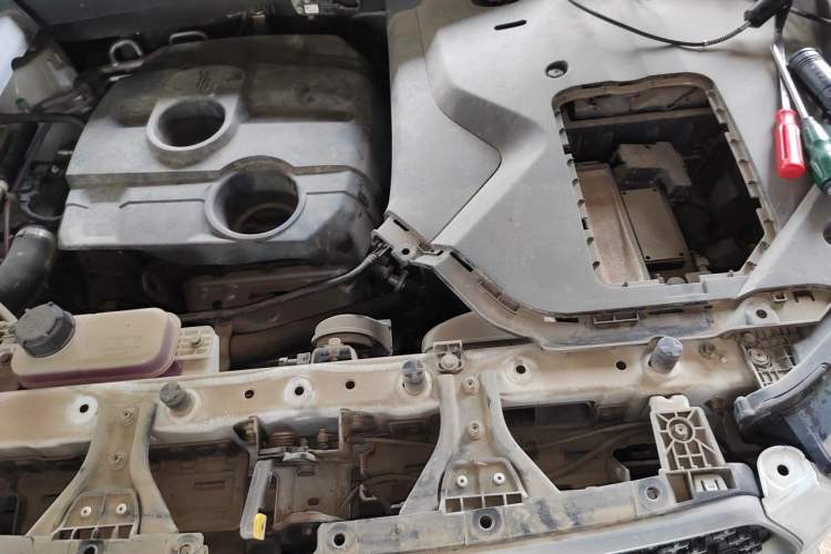 Used CHANGAN OSHAN COS1 2020 1.5T Automatic YueShang Model 6 Seats Engine Bay