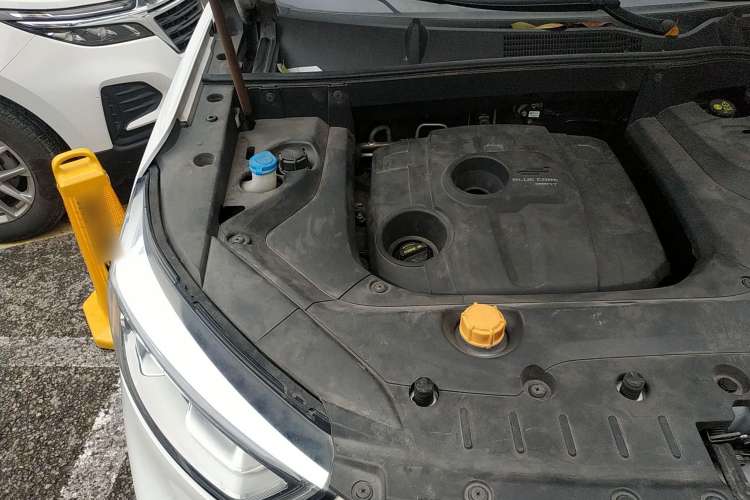 Used CHANGAN OSHAN COS1 2020 1.5T Automatic YueShang Model 7 Seats Engine Bay Right