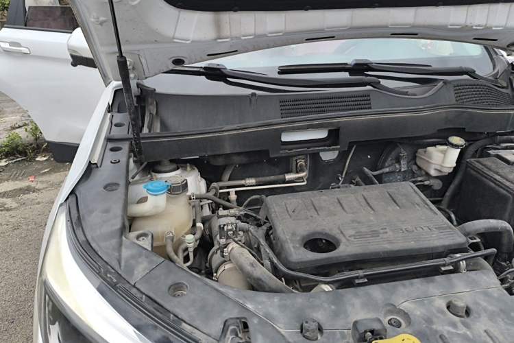 Used CHANGAN OSHAN COS1 2020 GT 2.0T Automatic Luxury 7-Seater Engine Bay Right