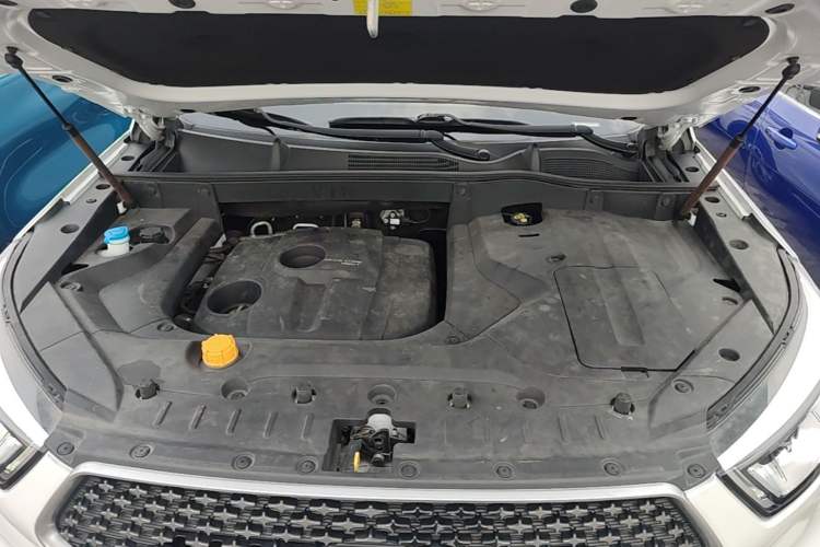 Used CHANGAN OSHAN COS1 2020 1.5T Automatic Rocket Exploration Limited Edition 7-Seater Engine Bay