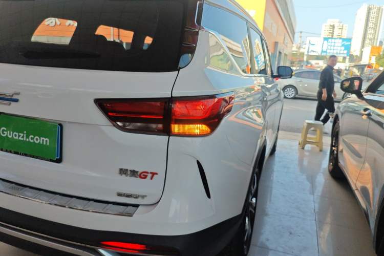 Used CHANGAN OSHAN COS1 2020 GT 2.0T Automatic YueShang Model 7 Seats Exterior 3