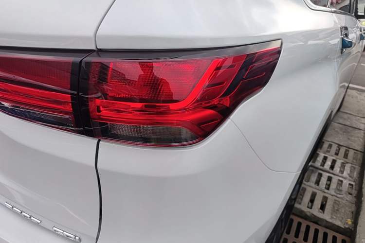 Used CHANGAN OSHAN COS1 2020 1.5T Automatic Rocket Exploration Limited Edition 7-Seater Exterior 3