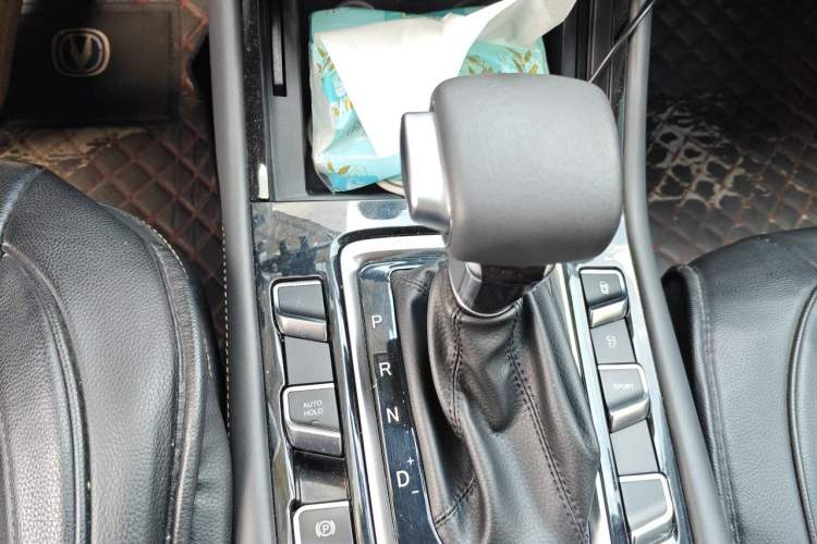 Used CHANGAN OSHAN COS1 2020 1.5T Automatic YueShang Model 7 Seats Gear Lever