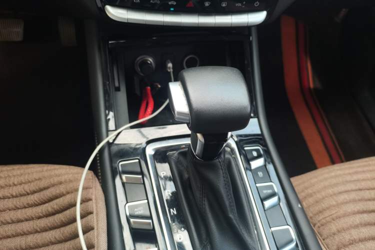 Used CHANGAN OSHAN COS1 2020 1.5T Automatic YueShang Model 5 Seats Gear Lever