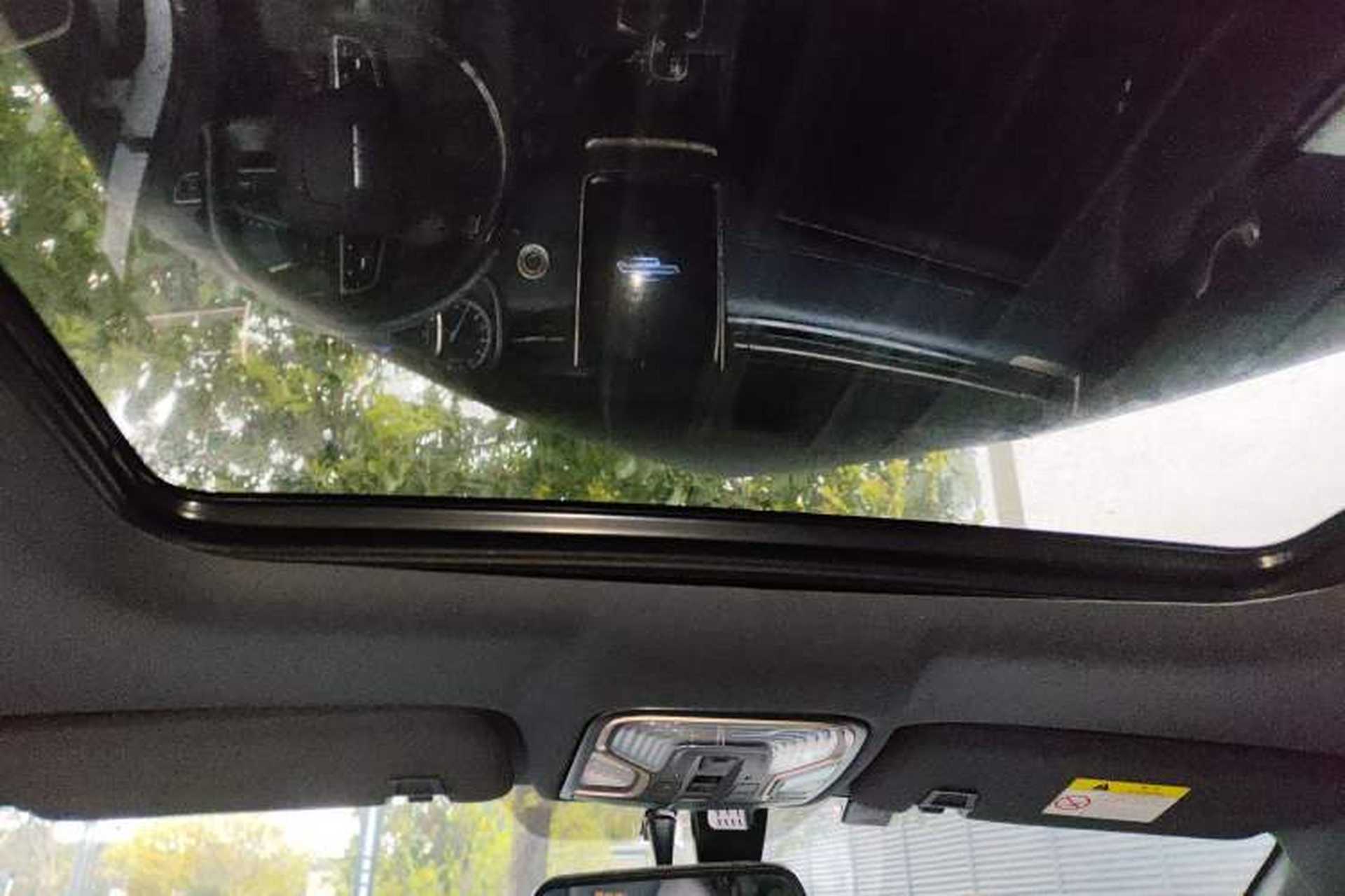 Used CHANGAN OSHAN COS1 2020 1.5T Manual Fashionable Smart Connectivity 7-Seater Headliner