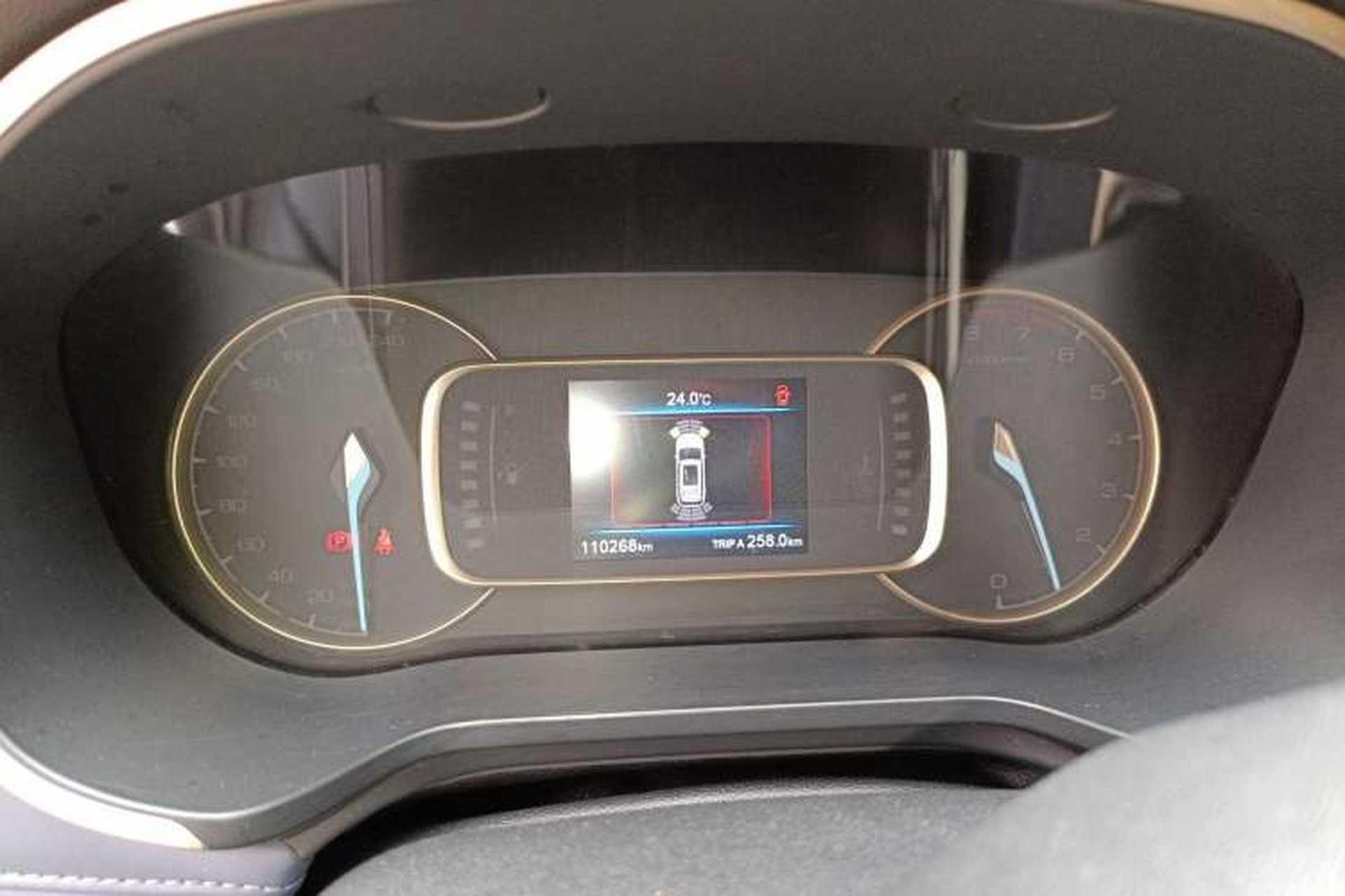 Used CHANGAN OSHAN COS1 2020 1.5T Manual Fashionable Smart Connectivity 7-Seater Instrument Cluster