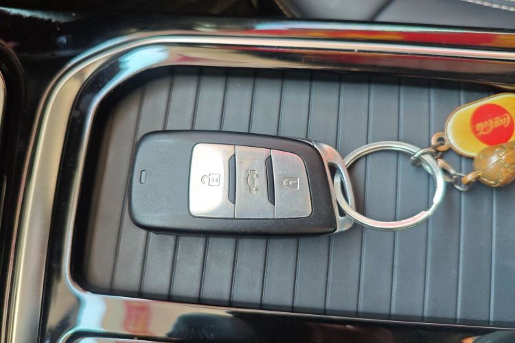 Used CHANGAN OSHAN COS1 2020 GT 2.0T Automatic YueShang Model 7 Seats Interior 1