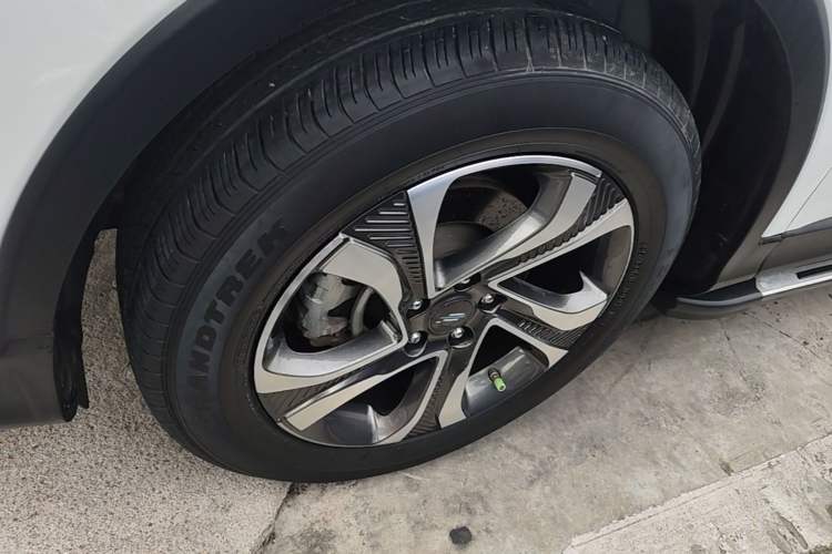 Used CHANGAN OSHAN COS1 2020 1.5T Automatic Rocket Exploration Limited Edition 7-Seater Left Front Wheel Hub