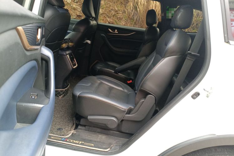 Used CHANGAN OSHAN COS1 2020 1.5T Manual Fashionable Smart Connectivity 7-Seater Left Rear Seat