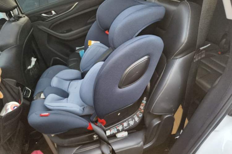 Used CHANGAN OSHAN COS1 2020 GT 2.0T Automatic Fashionable Smart Connectivity 7-Seater Left Rear Seat