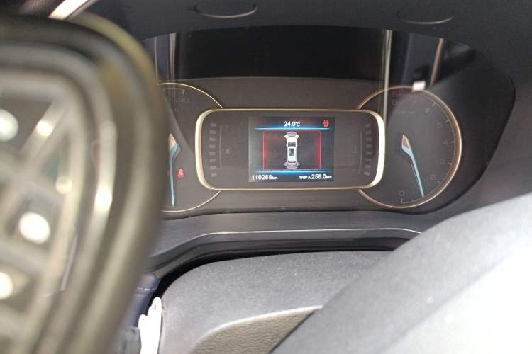 Used CHANGAN OSHAN COS1 2020 1.5T Manual Fashionable Smart Connectivity 7-Seater Odometer Close Up