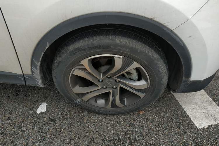 Used CHANGAN OSHAN COS1 2020 1.5T Automatic YueShang Model 7 Seats Right Front Wheel Hub