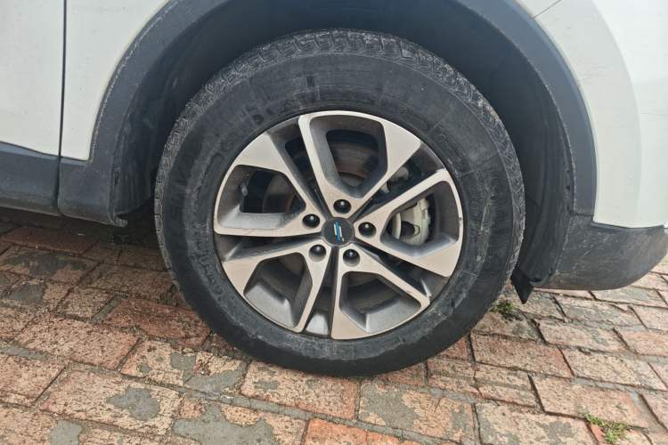 Used CHANGAN OSHAN COS1 2020 1.5T Manual Fashion Edition 6 Seats Right Front Wheel Hub