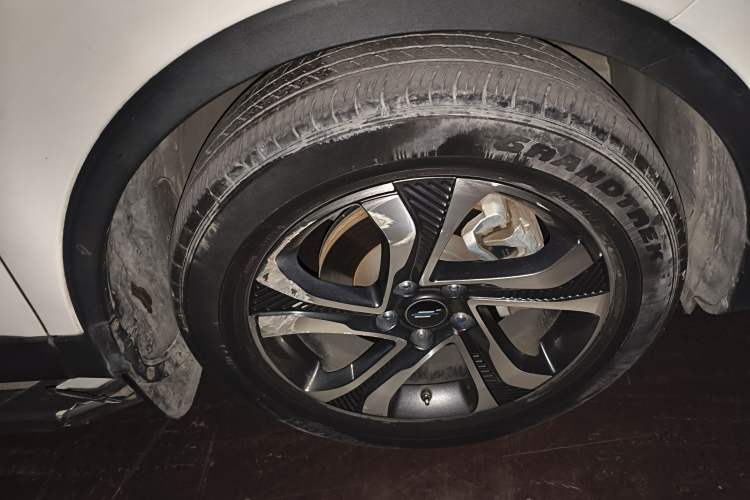 Used CHANGAN OSHAN COS1 2020 1.5T Automatic Rocket Exploration Limited Edition 7-Seater Right Front Wheel Hub