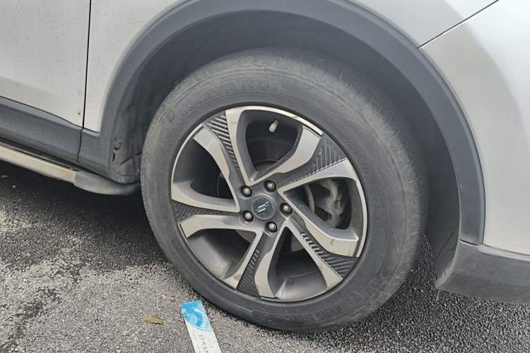 Used CHANGAN OSHAN COS1 2020 GT 2.0T Automatic Luxury 7-Seater Right Front Wheel Hub