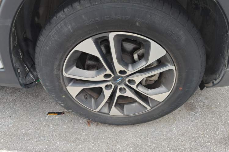 Used CHANGAN OSHAN COS1 2020 1.5T Manual Fashion Edition 7-Seater Right Front Wheel Hub