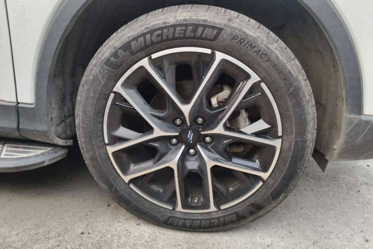 Used CHANGAN OSHAN COS1 2020 GT 2.0T Automatic Fashionable Smart Connectivity 7-Seater Right Front Wheel Hub
