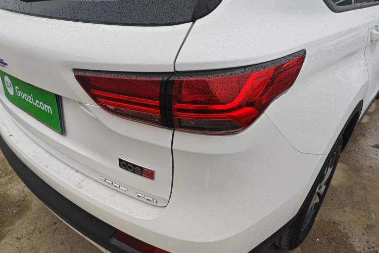 Used CHANGAN OSHAN COS1 2020 1.5T Manual Fashion Edition 6 Seats Right Rear Taillight