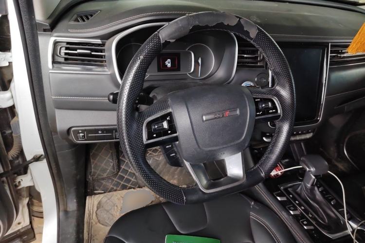 Used CHANGAN OSHAN COS1 2020 1.5T Automatic YueShang Model 6 Seats Steering Wheel