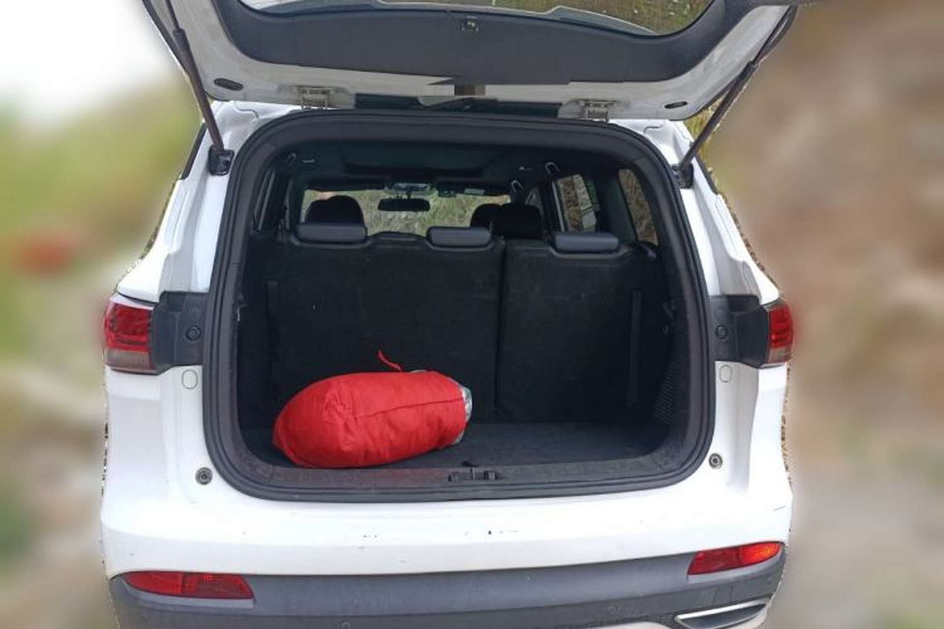 Used CHANGAN OSHAN COS1 2020 1.5T Manual Fashionable Smart Connectivity 7-Seater Trunk
