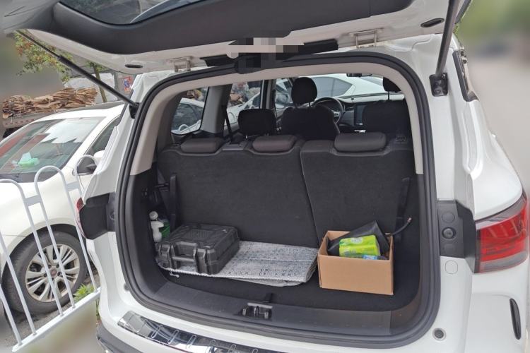 Used CHANGAN OSHAN COS1 2020 1.5T Manual Fashion Edition 7-Seater Trunk