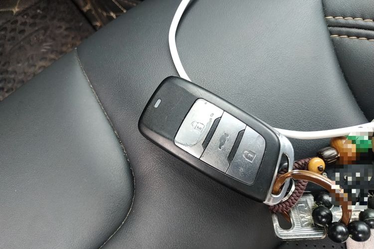 Used CHANGAN OSHAN COS1 2020 1.5T Automatic YueShang Model 7 Seats Vehicle Key