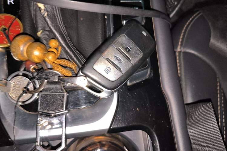 Used CHANGAN OSHAN COS1 2020 1.5T Automatic Rocket Exploration Limited Edition 7-Seater Vehicle Key