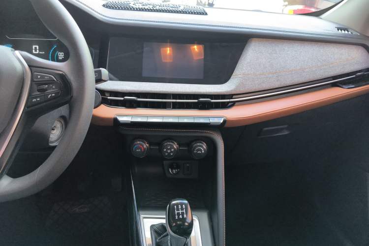 Used CHANGAN OSHAN COS3 2019 1.5L Manual LeShang Model Audio And AC Panel