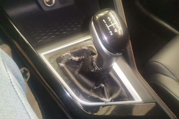 Used CHANGAN OSHAN COS3 2019 1.5L Manual LeShang Model Gear Lever